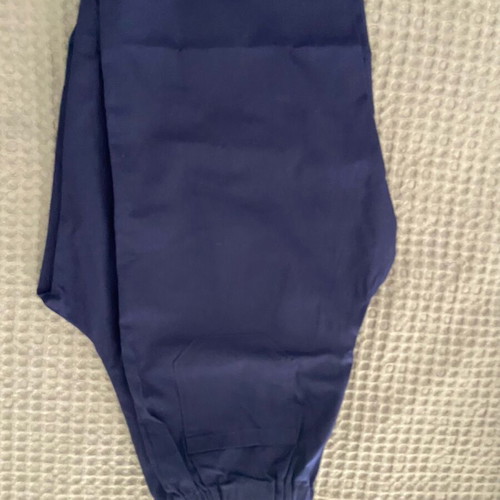 Scrubs 2 pants size large like new with pockets