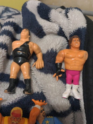 WWE φιγούρες συλλεκτικές 90' σαν καινούργιο