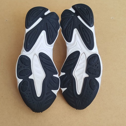 Adidas OZWEEGO sneakers size 38, white and grey