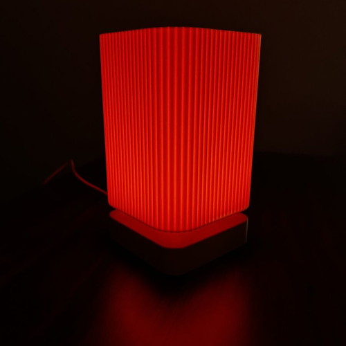 Table lamp with LED lighting like new, USB powered, adjustable light