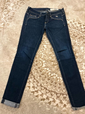 Staff Jean No 29 like new