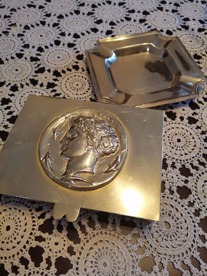 Vintage bronze set for cigarettes and ashtray used