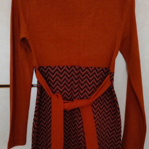 Women's winter dress M like new, orange