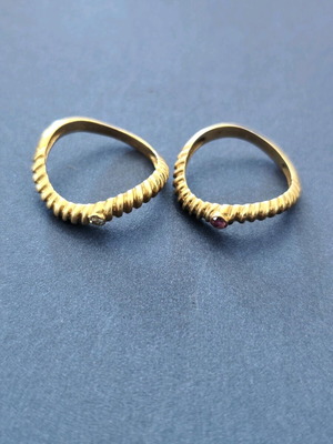 14K Gold Rings 5g like new, golden color