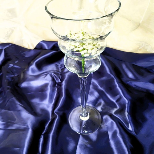 Impressive tall glass vase like new, decorative candle holder