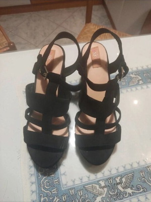 Bershka black castor sandals size 38 like new