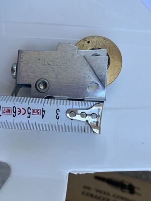 Caster wheel, quantity available