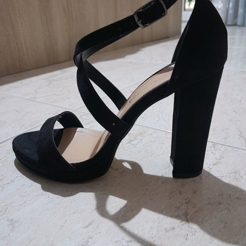 Stefania black sandals like new, size 37