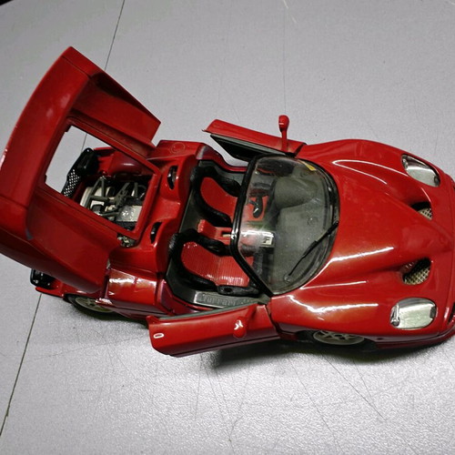 Ferrari F50 Burago 1/24 used, missing rear door window