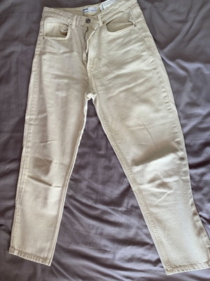 Bershka beige mom fit jeans used