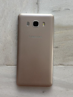 Samsung Galaxy J5 2016 smartphone 16GB, Android, Dual SIM