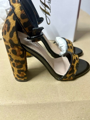 Mulanka women sandals new, suedette material
