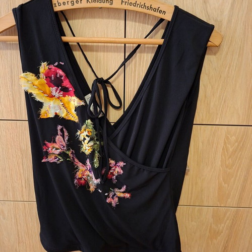 Bill Cost Wrap Top Black Like New
