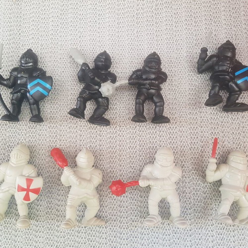 Redbox Medieval Knights figures used, pack of 12