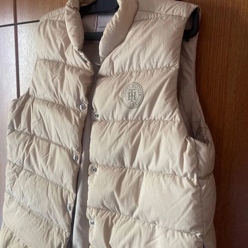 Tommy Hilfiger down vest like new, beige, size M