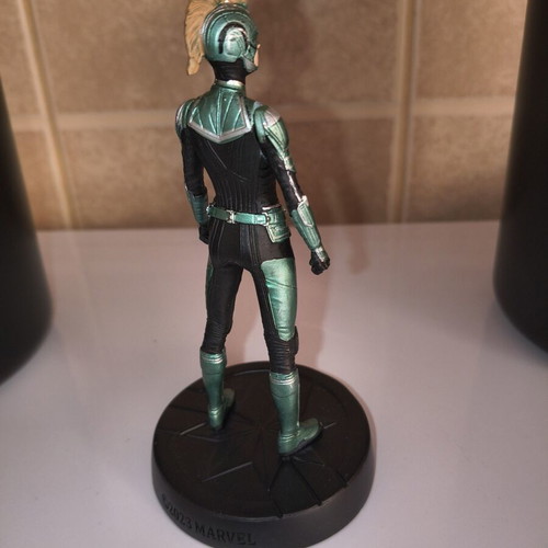 Captain Marvel figure like new