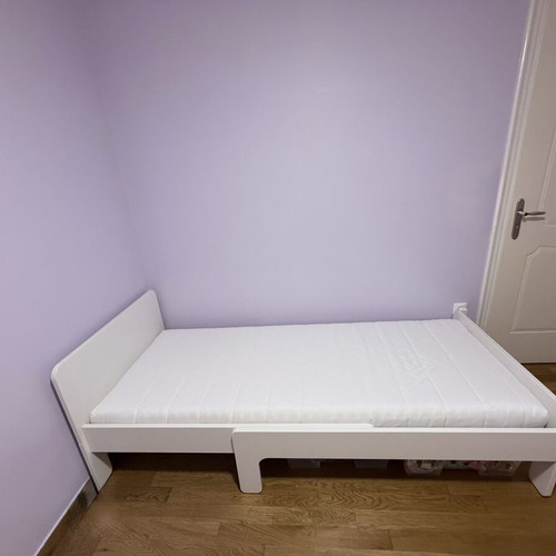 IKEA Slakt Extendable Bed with Asvang Foam Mattress like new