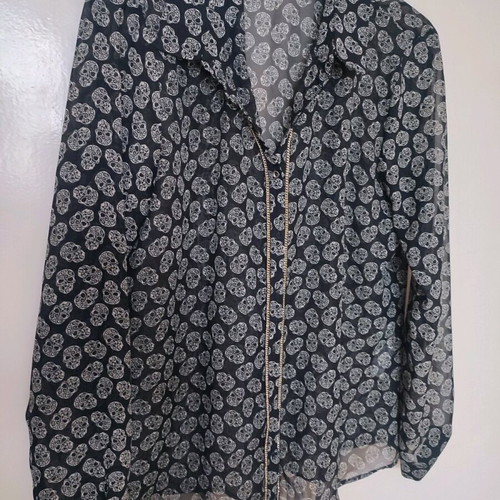 Zara Trafaluc women's shirt large black like new with skull design and gold chain
