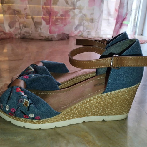 Street Shoes denim sandals with embroidered flowers size 38 used