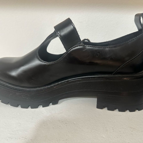 Zara women's shoe new, black, lug sole, size 37