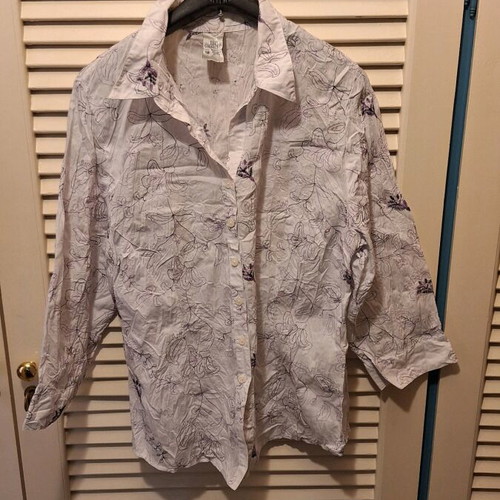 White shirt with purple floral pattern like new, size L