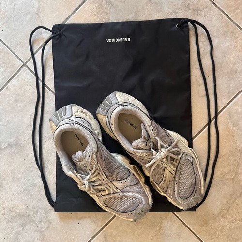 Balenciaga shoes new, gray, size 41