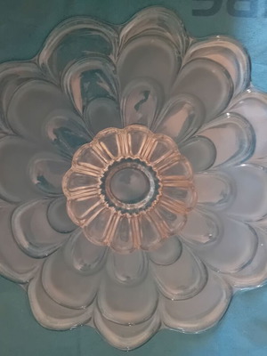 Crystal cake stand like new
