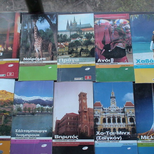 Travel guides used, set of 40 pieces