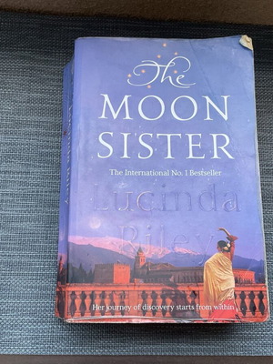 Moon Sister - Lucinda Riley - Book in English