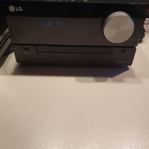 LG CM 2460 100 Watt Mini Hi Fi used with speakers