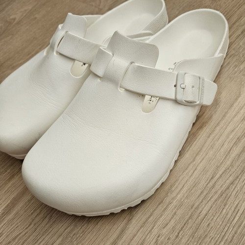 Birkenstock Boston slippers, size 45, white