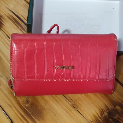 Verde red leather wallet, worn front and broken zipper