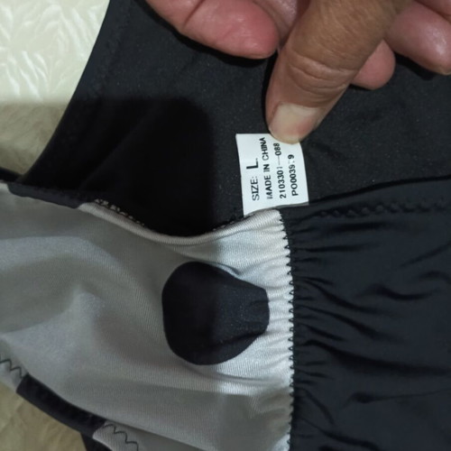 Monokini ολόσωμο μαγιό σαν καινούργιο, μαύρο και άσπρο πουά, μέγεθος L
