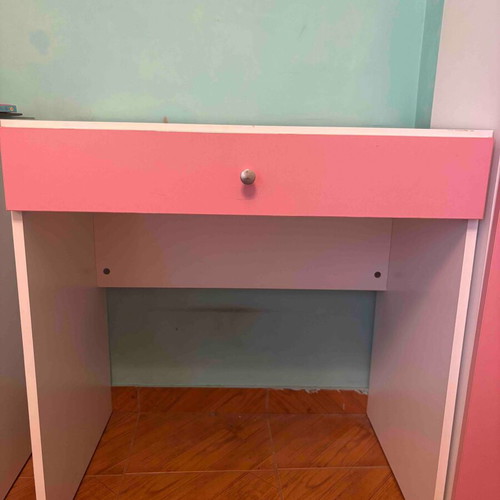 Children's desk with protective glass and pink drawer