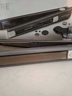 Vidal Sassoon hair straightener lightly used