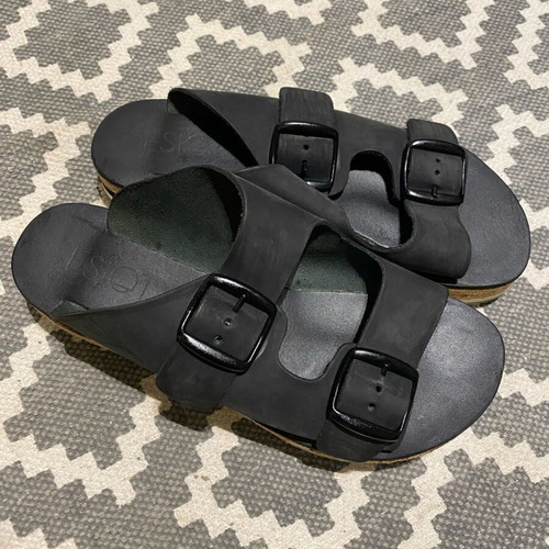 Esiot black leather sandals like new, size 38