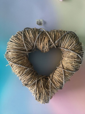 Decorative heart-shaped wreath new, natural materials
