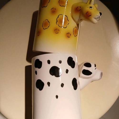 Mugs like new, unique animal design set of 2