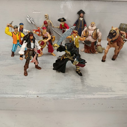 Pappo Pirates of the Caribbean figures set of 12, like new