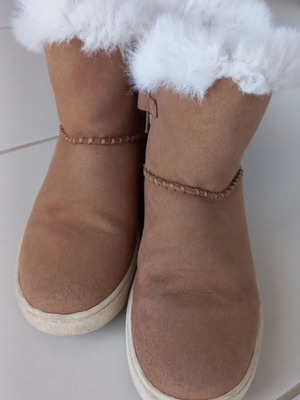 Geox boots like new with synthetic fur lining size 32 white beige