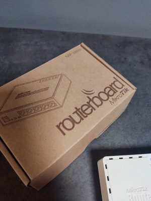 MikroTik RouterBOARD RB952Ui-5ac2nD router like new