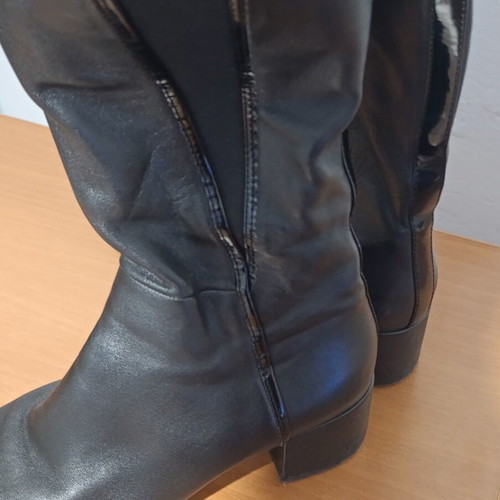 Donald J Pliner women's boots like new, size 39.5, black