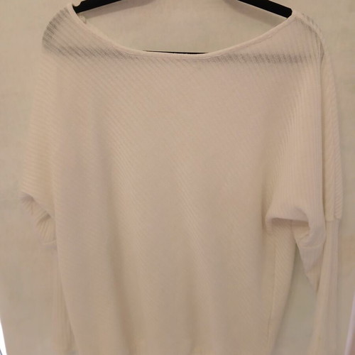 White thin knitted blouse with batwing sleeves size S like new