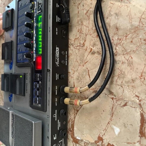 Digitech GNX1 multi-effects pedal like new