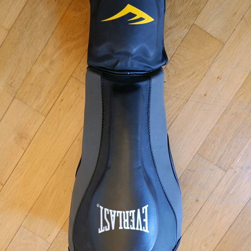 Everlast martial arts shin guards used