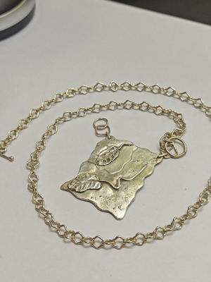 Silver necklace used with anchor chain and 40mm pendant