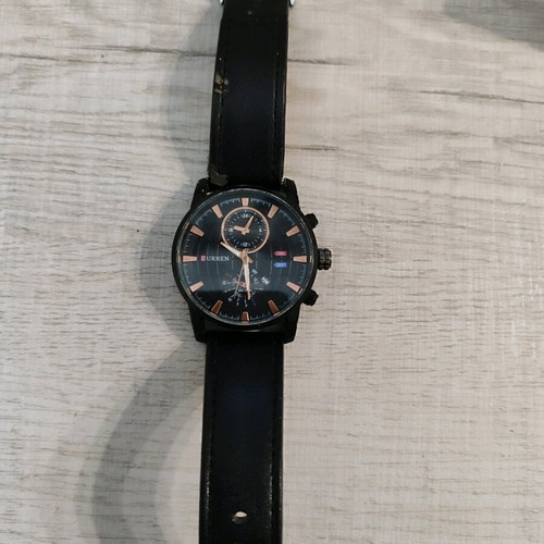 Men's watches used, all together, need batteries
