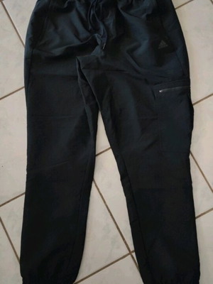 Φόρμα Adidas γυναικεία σαν καινούργια, μαύρη, μέγεθος L