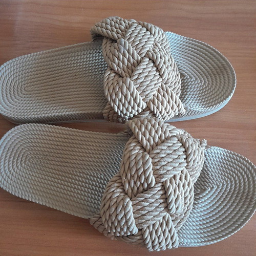 Flip flops new, size 38, plastic woven style