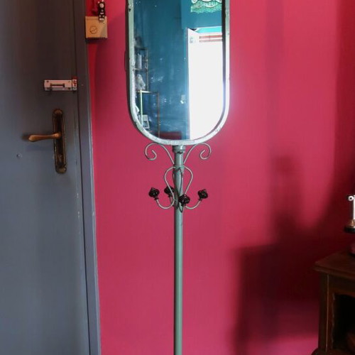 Inart floor mirror like new, vintage shabby chic style